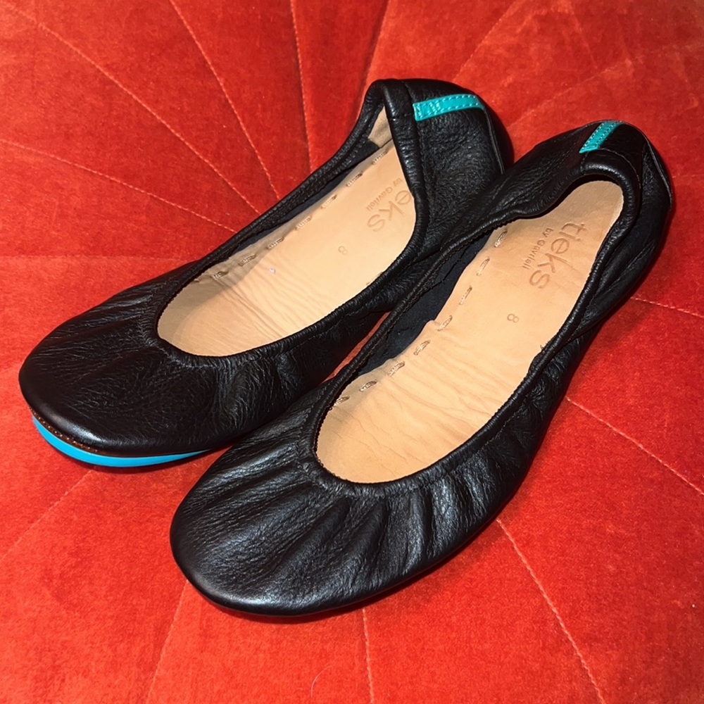 EUC Tieks Matte Black Size 8